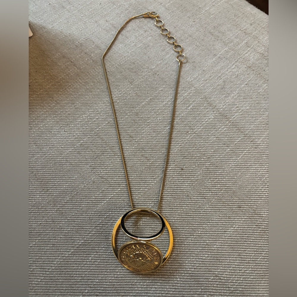 Balmain Elegant Gold Pendant Necklace